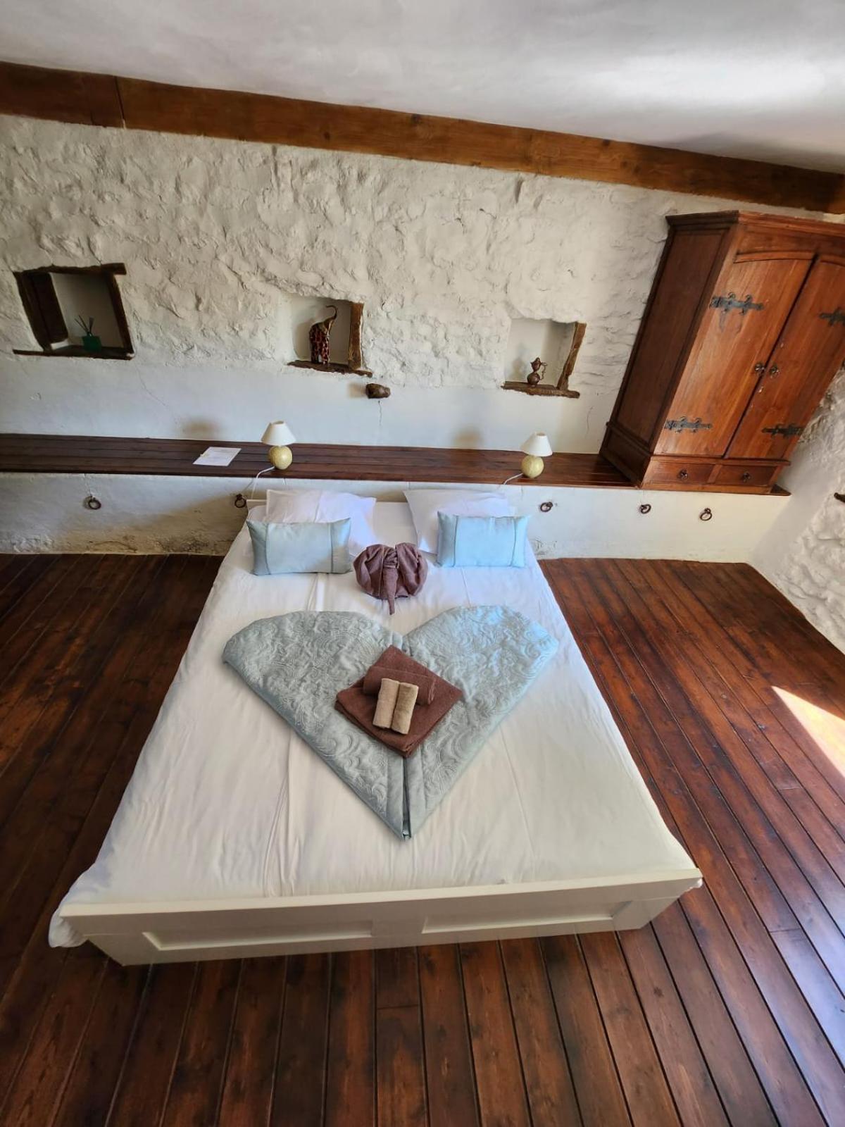 Le Relais Des Elephants Colores Virlet Dış mekan fotoğraf